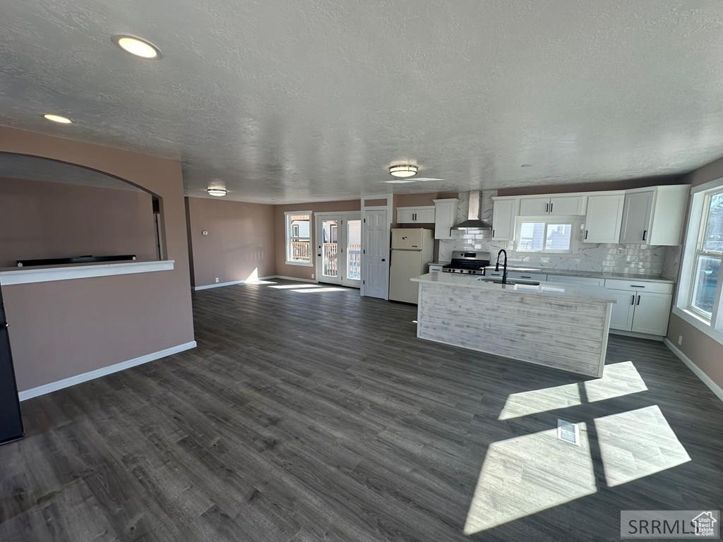 1181 FALLS AVE American Falls, ID 83211