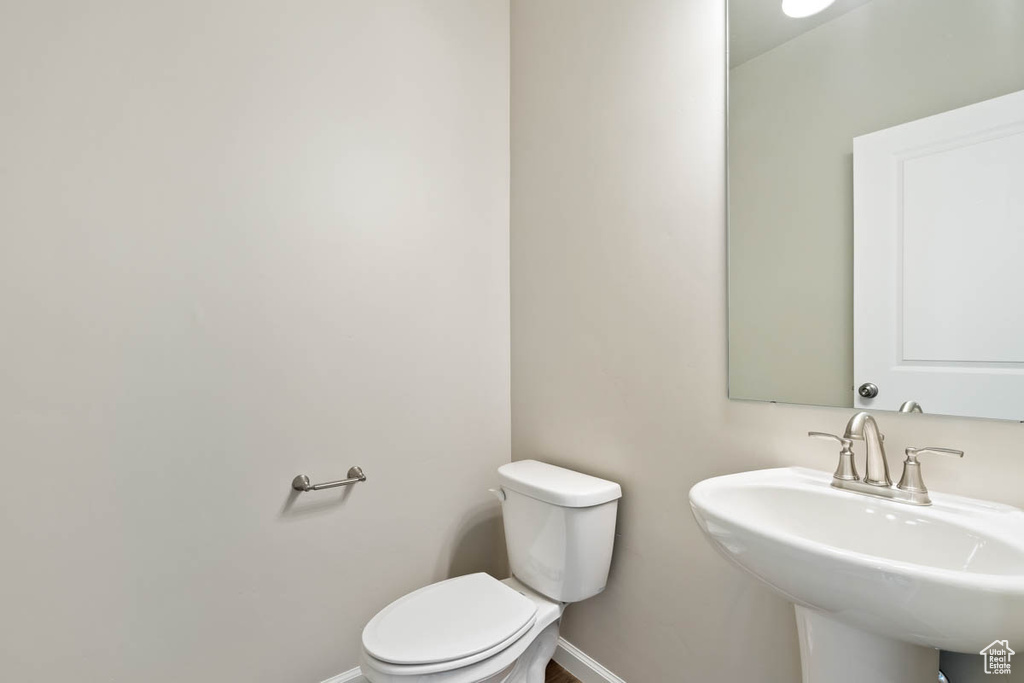 Photo 7 for MLS #2111385 at 49 E Broadway Dr #1037