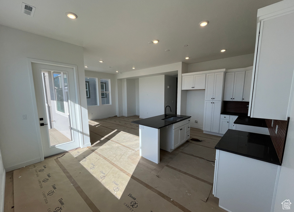 Photo 4 for MLS #2111400 at 884 W Huntington River Dr #101