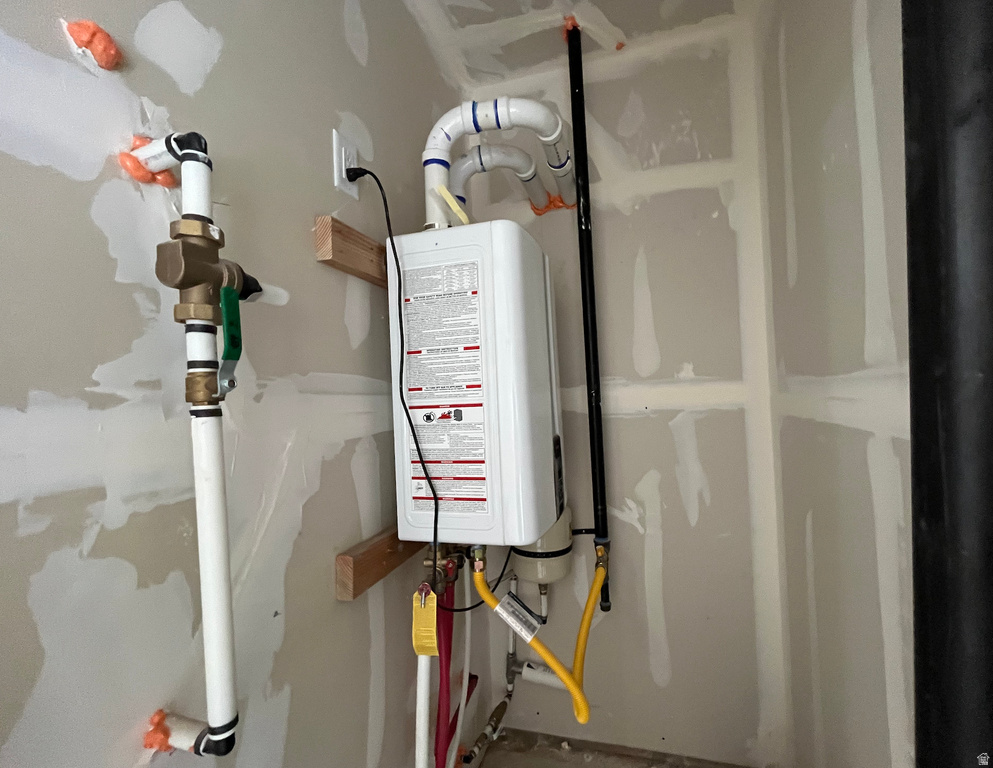 896 W HUNTINGTON RIVER DR #102 Springville, UT 84663