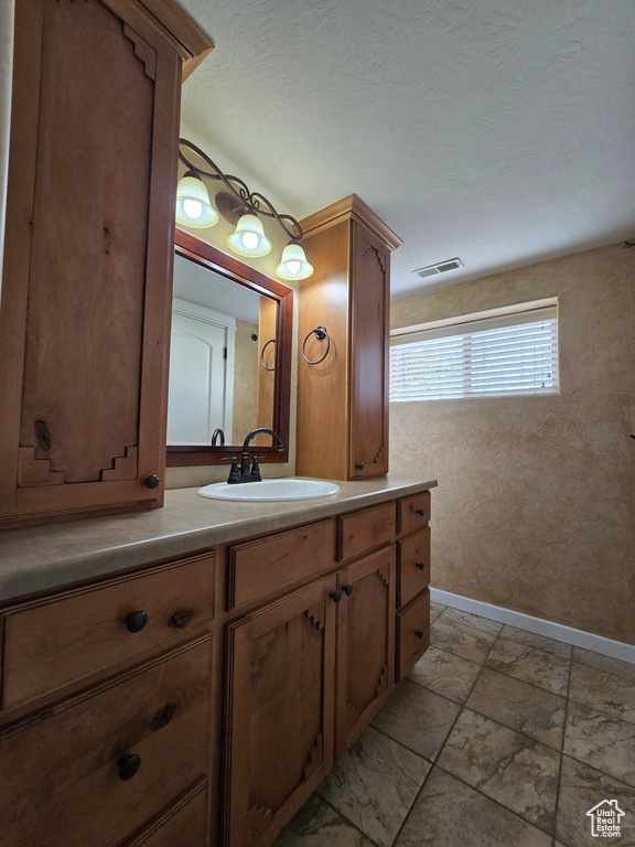 Photo 19 for MLS #2111418 at 5860 Kingston Way