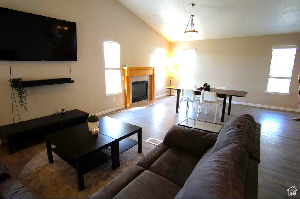 Photo 7 for MLS #2111433 at 4063 N Newland Loop Unit