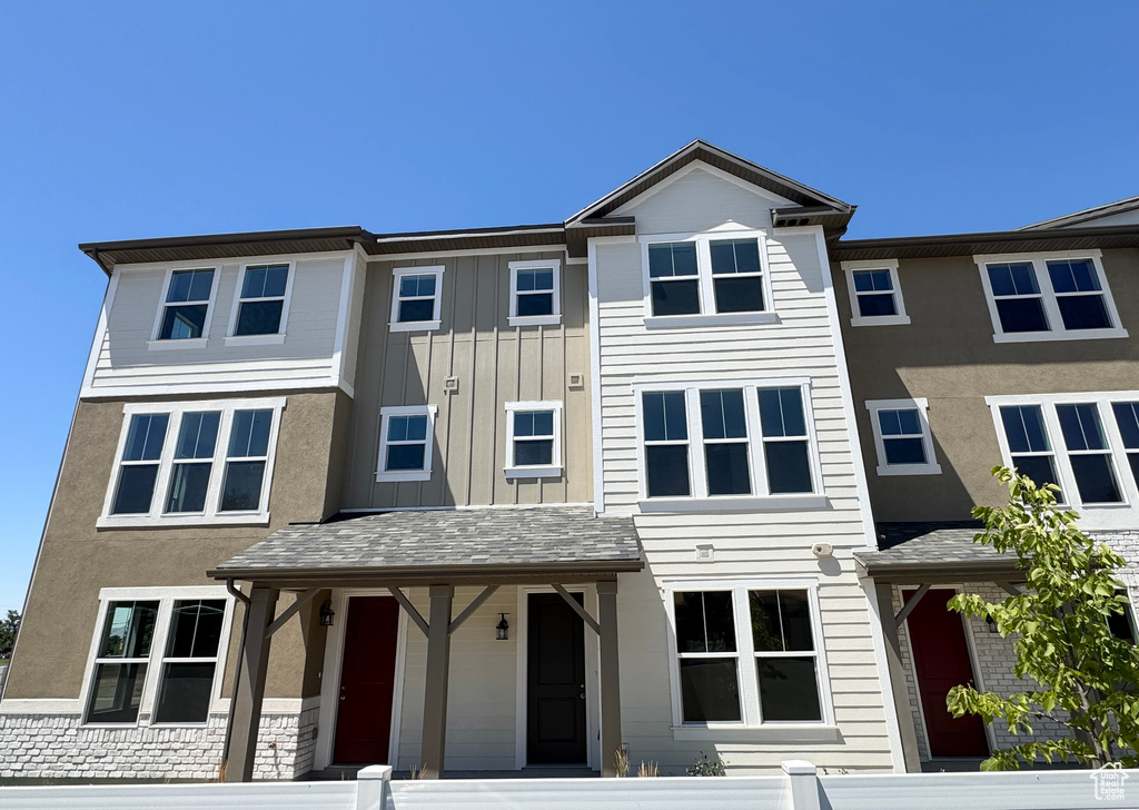 Photo 2 for MLS #2111461 at 1654 N 1600 West #131