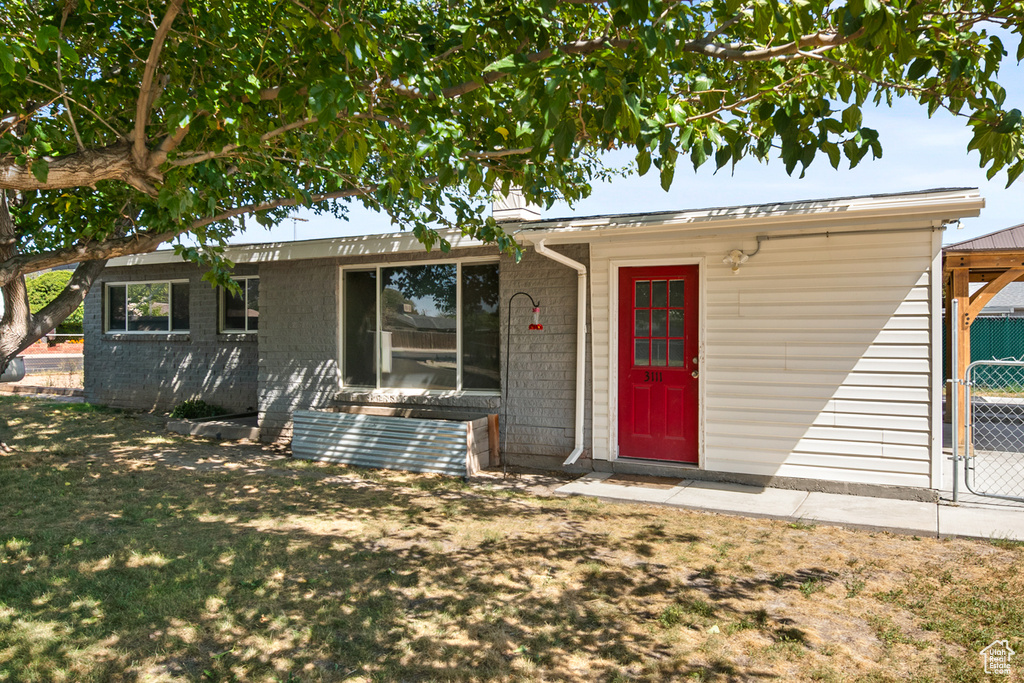 Photo 2 for MLS #2111464 at 3111 S Beaver St