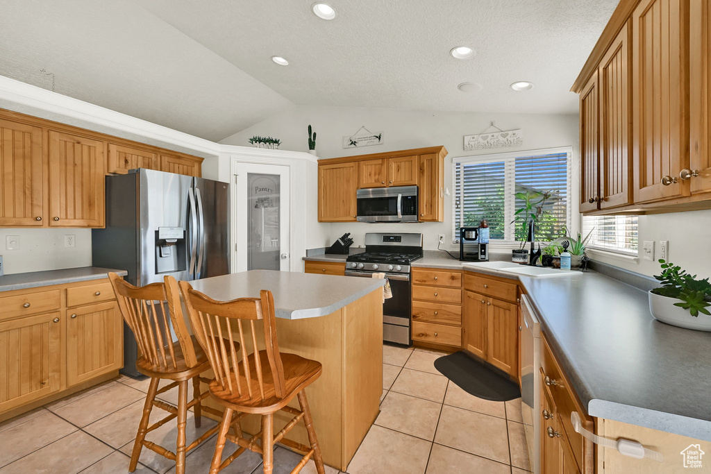 4118 WESTLAKE DR Roy, UT 84067