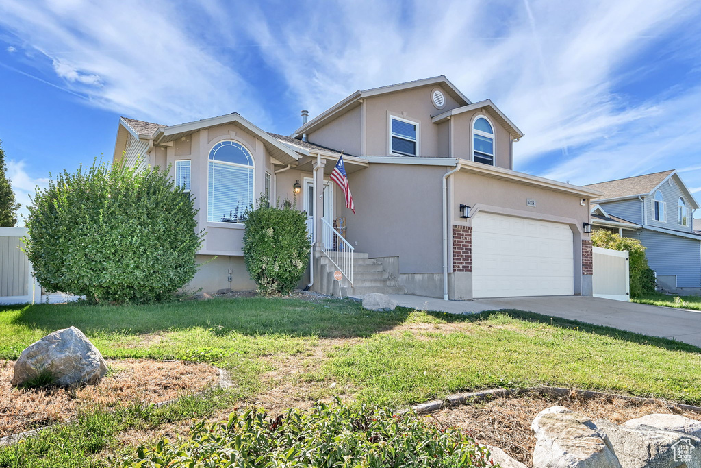 4118 WESTLAKE DR Roy, UT 84067