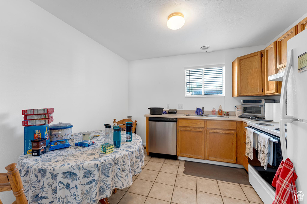Photo 11 for MLS #2111573 at 902 W 1500 North