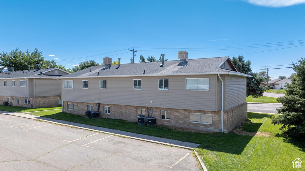 Photo 28 for MLS #2111573 at 902 W 1500 North