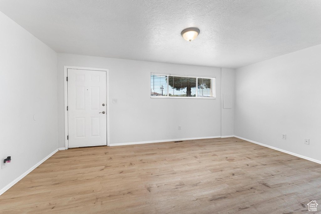 Photo 3 for MLS #2111573 at 902 W 1500 North