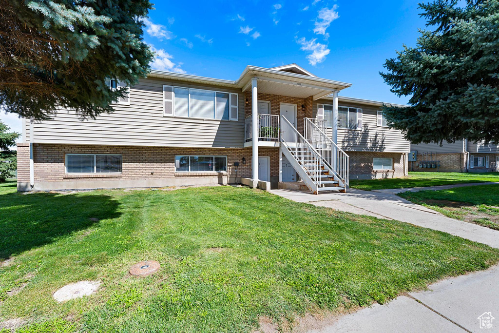 Photo 2 for MLS #2111573 at 902 W 1500 North
