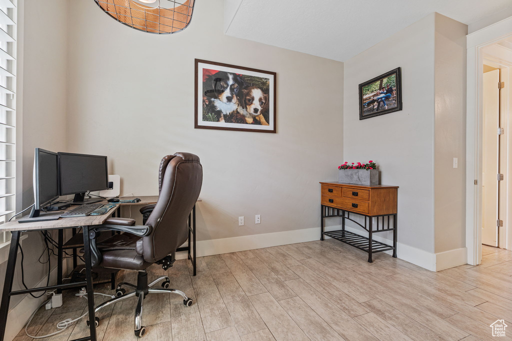 Photo 8 for MLS #2111589 at 1267 W 20 South