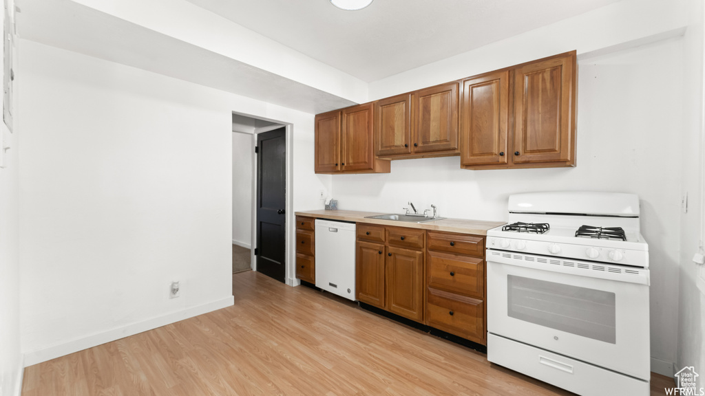 Photo 7 for MLS #2111592 at 3864 S Quincy #119