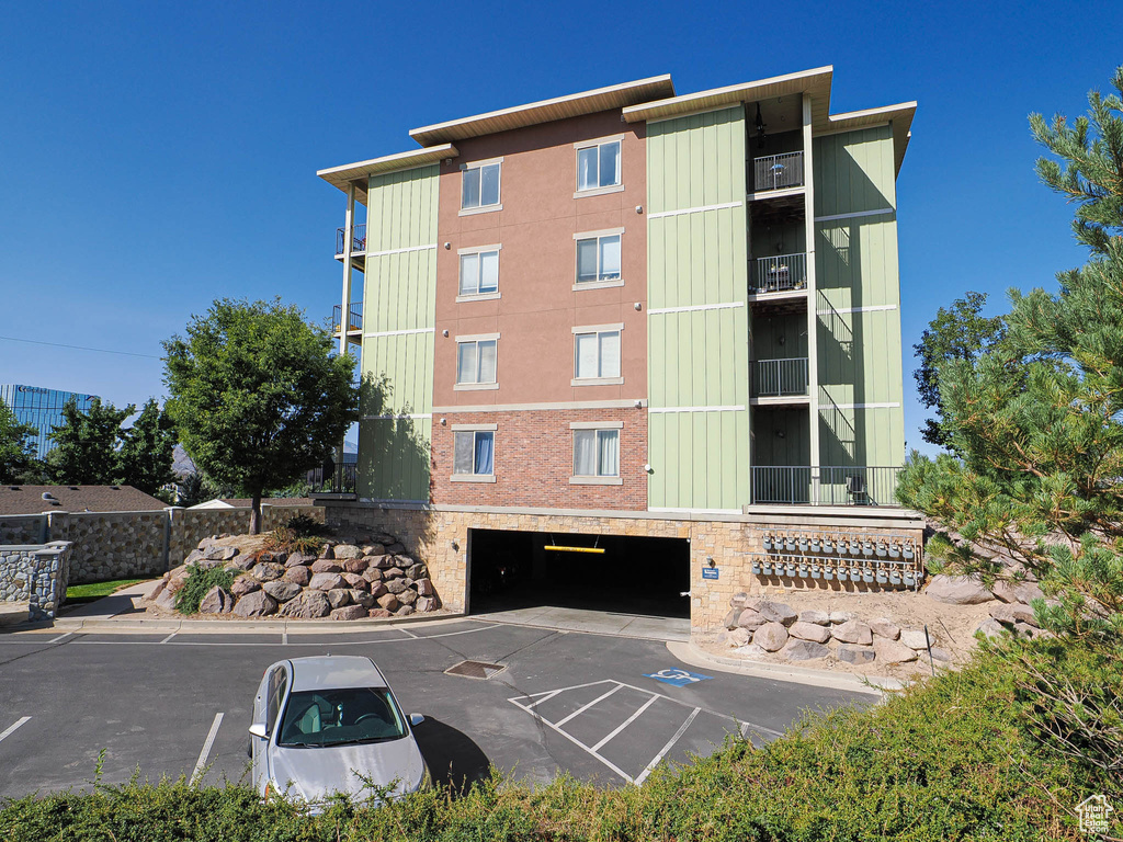 194 ALBION VILLAGE WAY #402 Sandy, UT 84070
