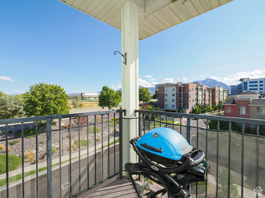 194 ALBION VILLAGE WAY #402 Sandy, UT 84070