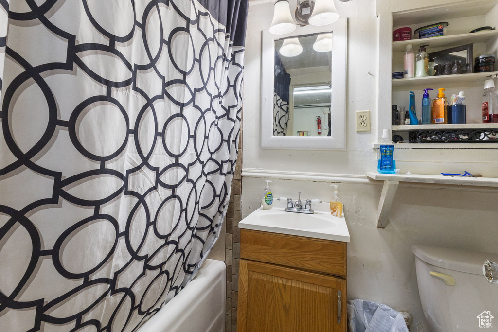 393 E CENTER ST Springville, UT 84663