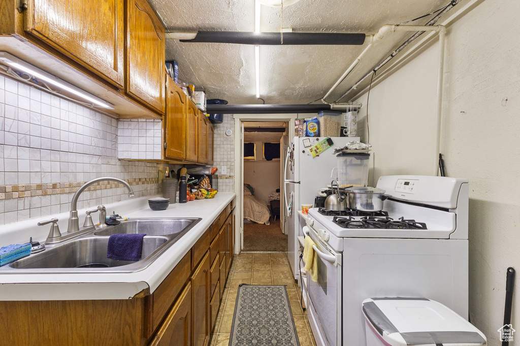 393 E CENTER ST Springville, UT 84663