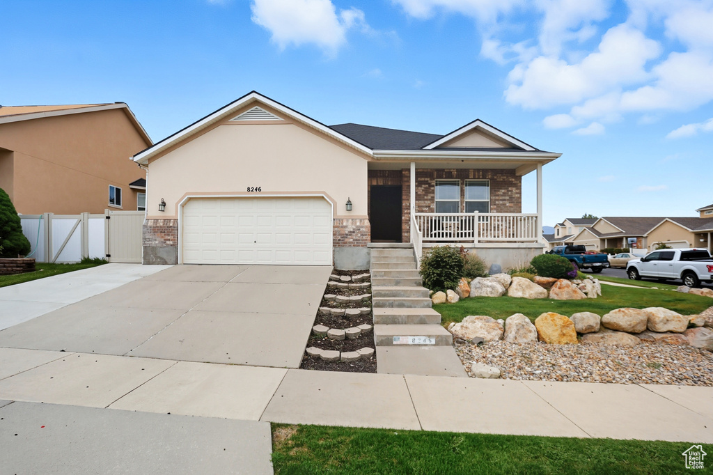 8246 S OAK ACORN CT West Jordan, UT 84081