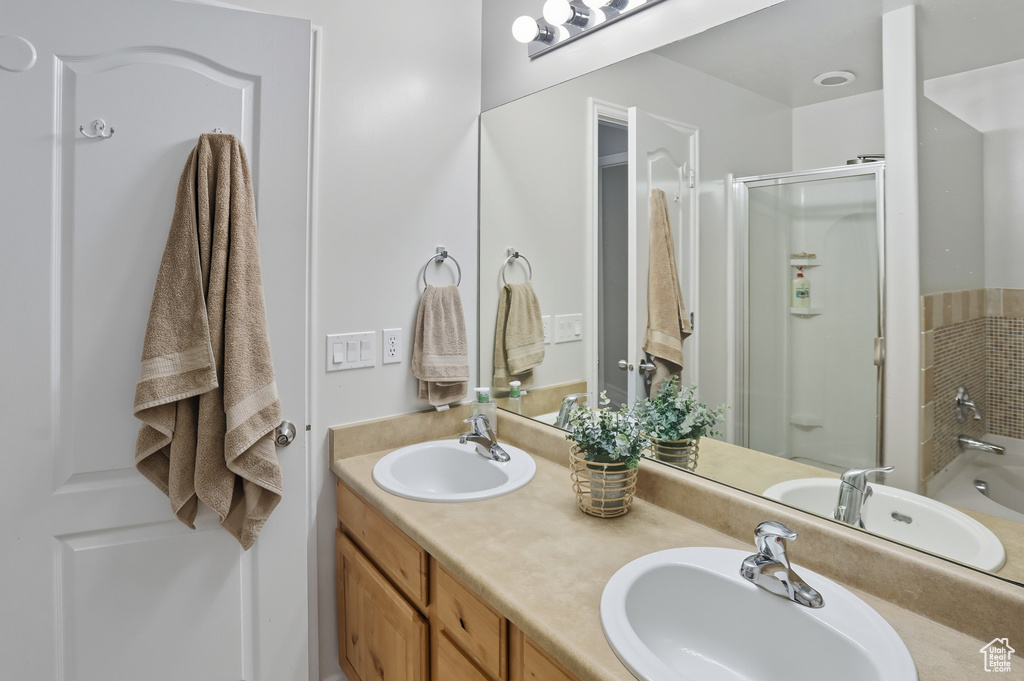 8246 S OAK ACORN CT West Jordan, UT 84081