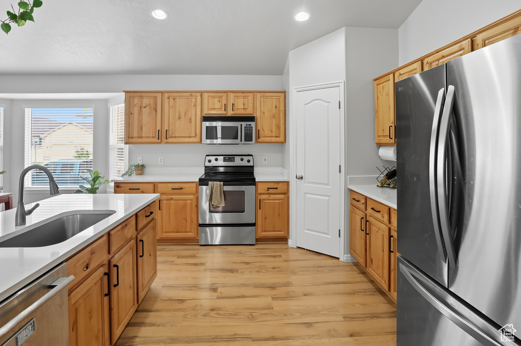 8246 S OAK ACORN CT West Jordan, UT 84081