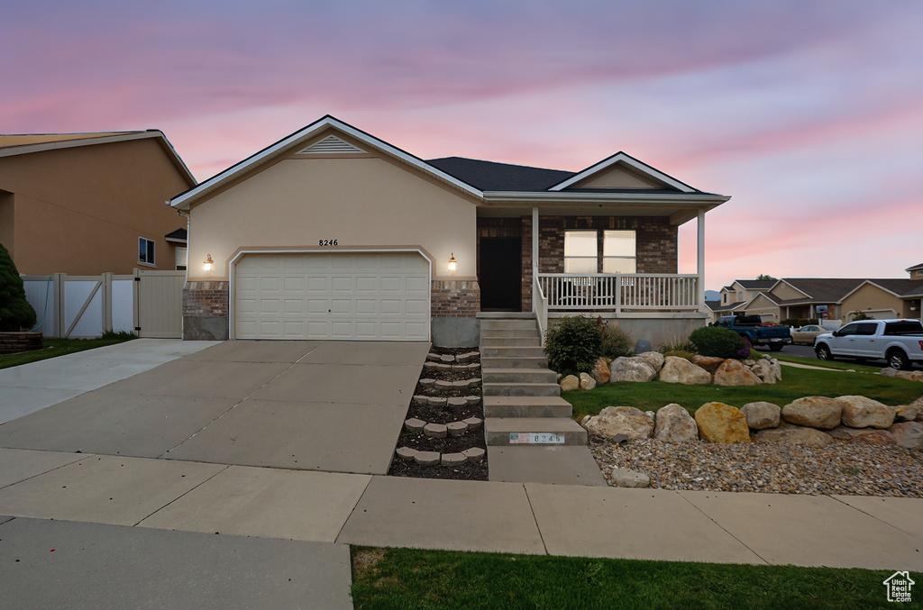 8246 S OAK ACORN CT West Jordan, UT 84081