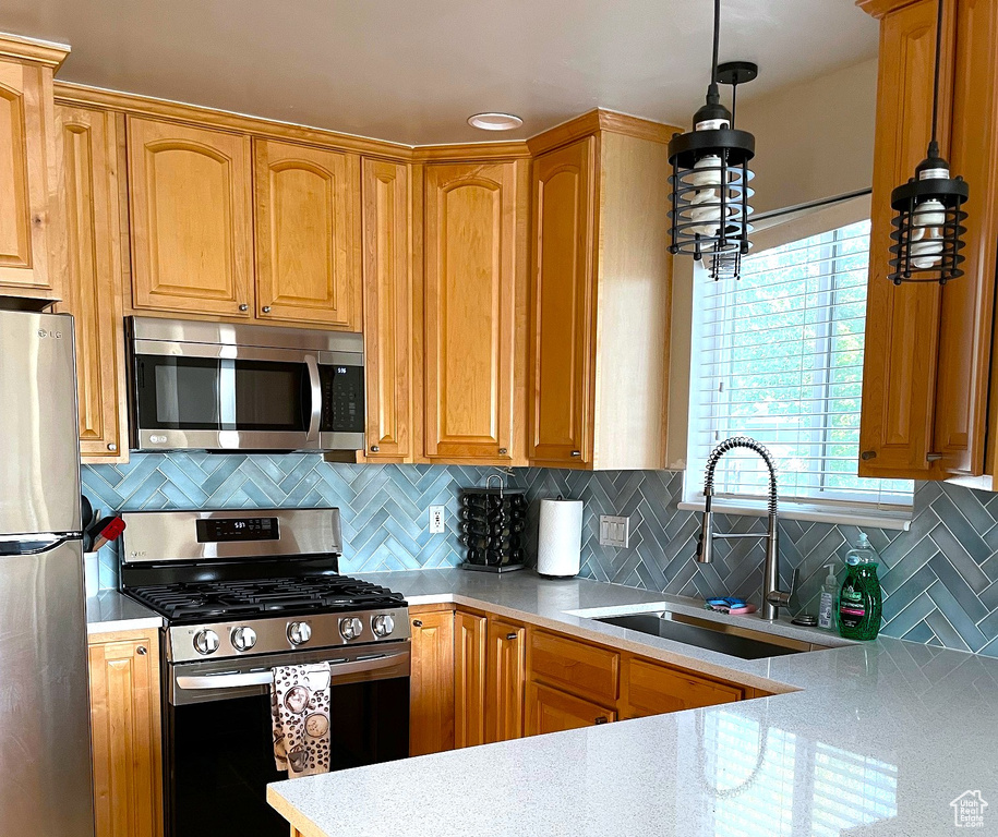 2712 E 7115 S Cottonwood Heights, UT 84121