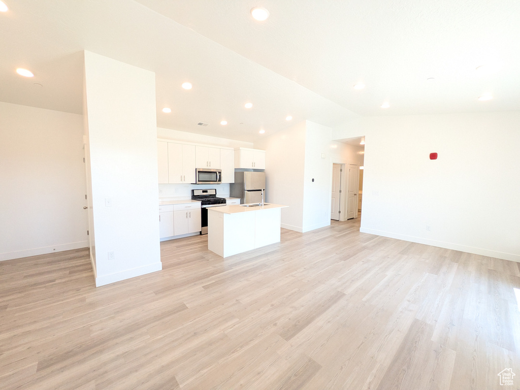 Photo 5 for MLS #2111668 at 139 E 550 North #B302