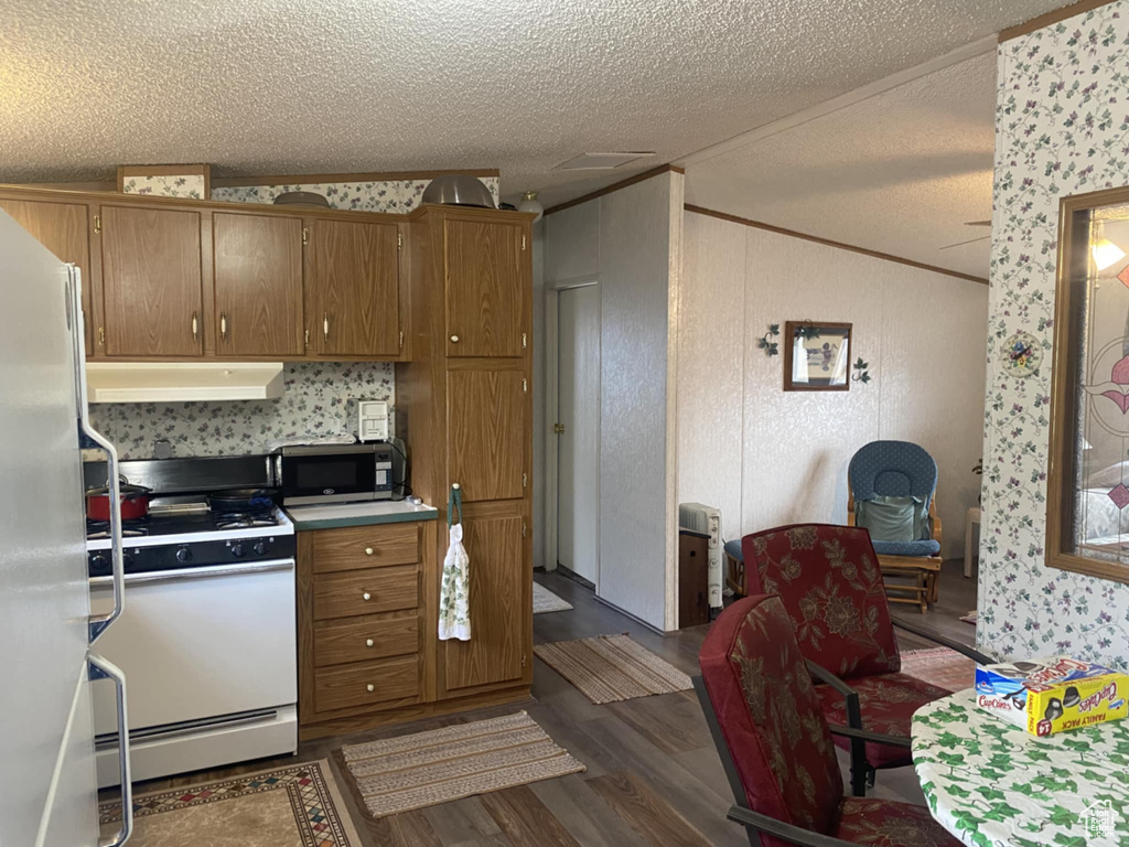 Photo 5 for MLS #2111710 at 45711 W Colt Rd #131