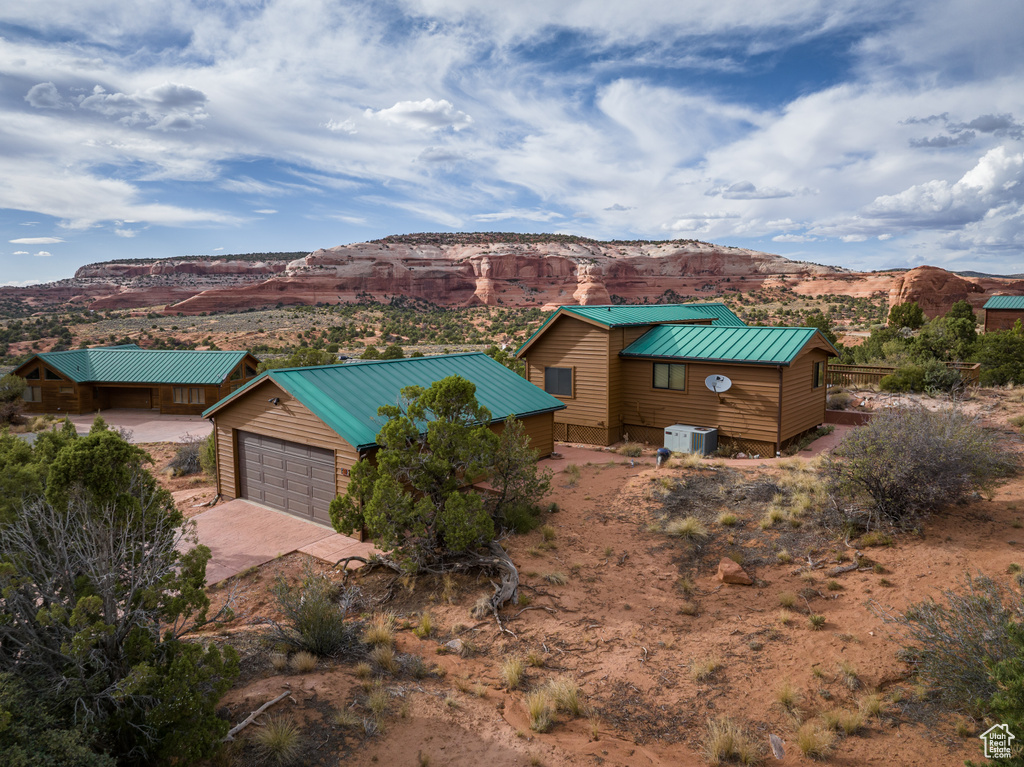 10 PIONEER DR. Moab, UT 84532