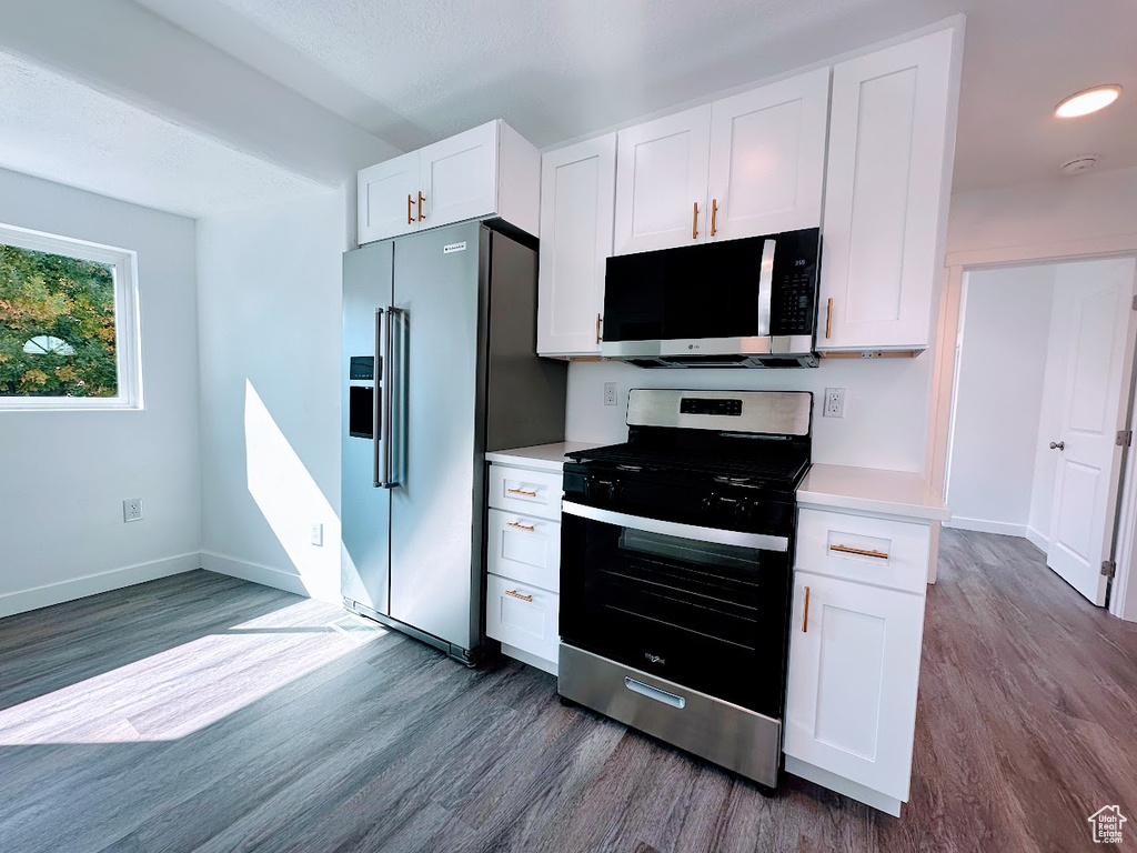 Photo 10 for MLS #2111739 at 3925 Nordin Ave