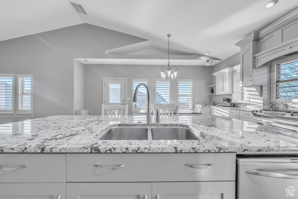 Photo 17 for MLS #2111740 at 1256 Upland Dr