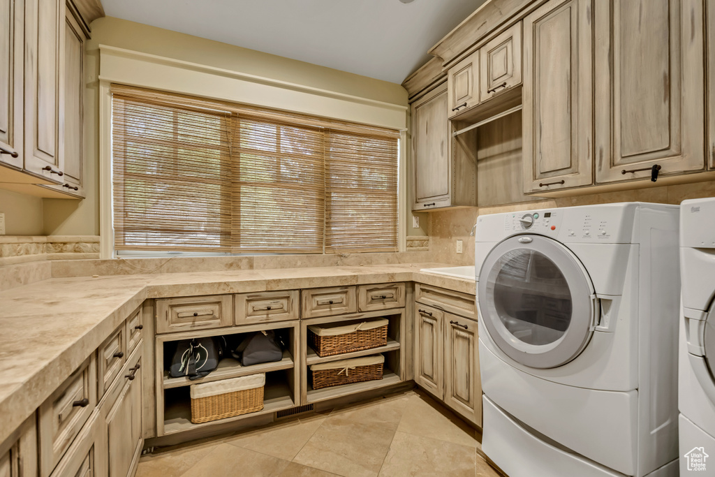 2567 E KENTUCKY AVE Holladay, UT 84117