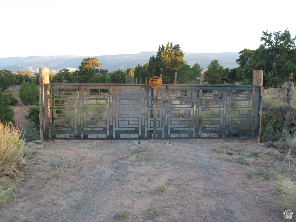405 W 1000 N Torrey, UT 84775