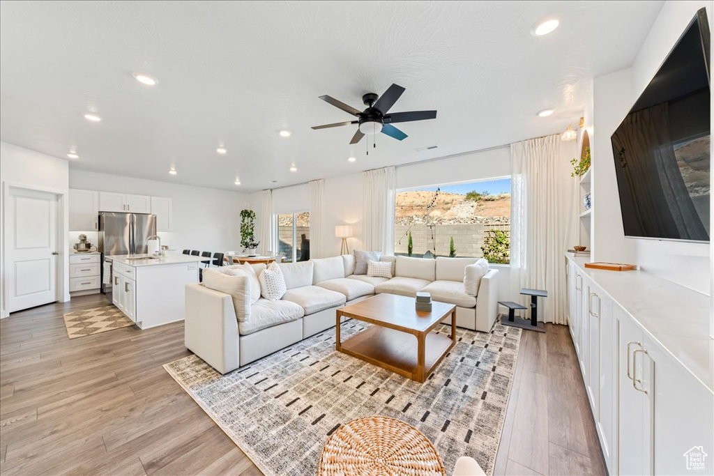 1554 S RIPPLE ROCK DR Washington, UT 84780