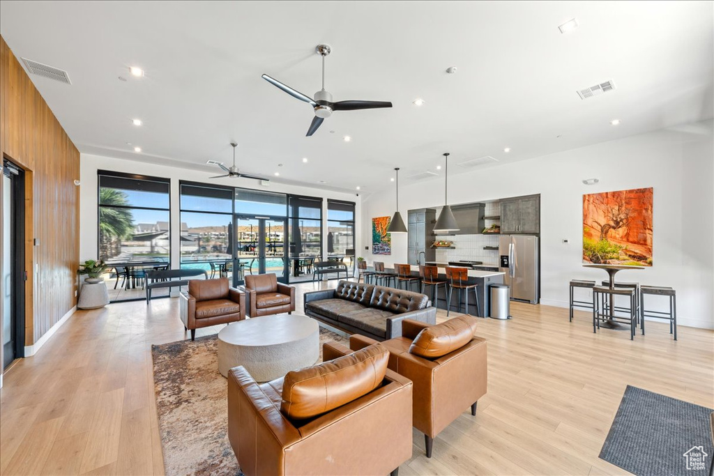 1554 S RIPPLE ROCK DR Washington, UT 84780