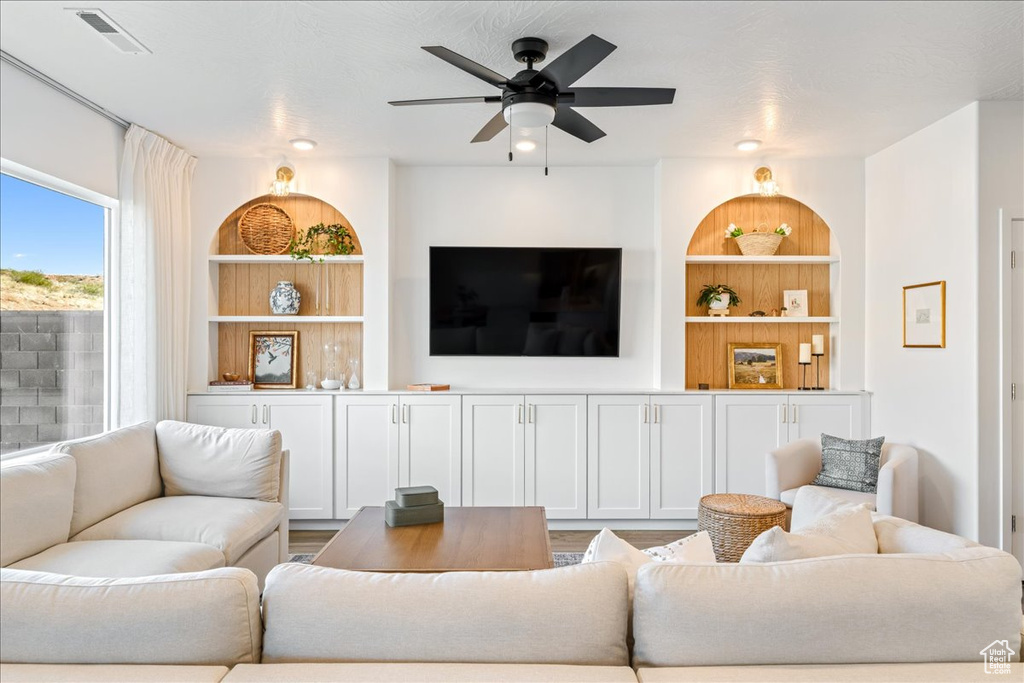 1554 S RIPPLE ROCK DR Washington, UT 84780