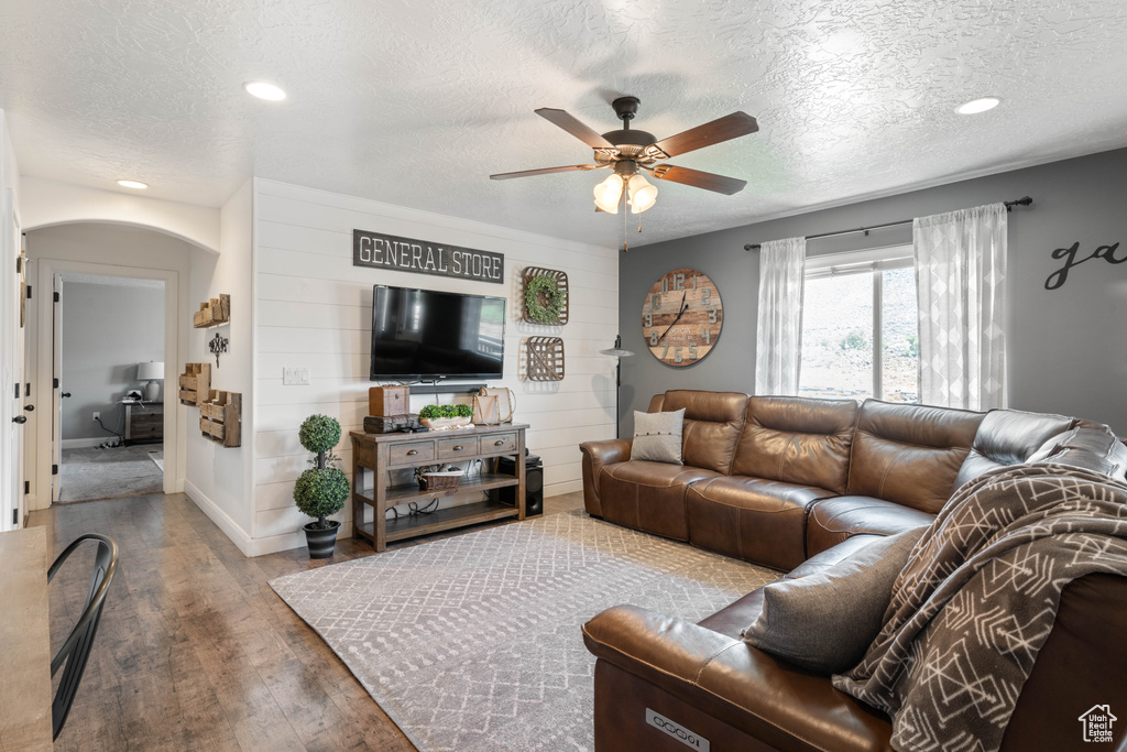 Photo 11 for MLS #2111788 at 785 S Peachtree Dr