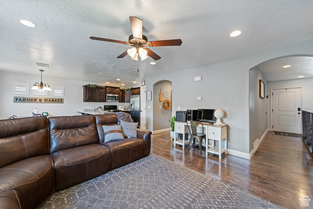 Photo 5 for MLS #2111788 at 785 S Peachtree Dr