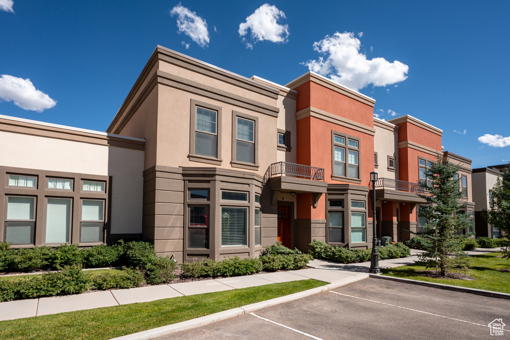 Photo 3 for MLS #2111810 at 875 S Lincoln Ave #2