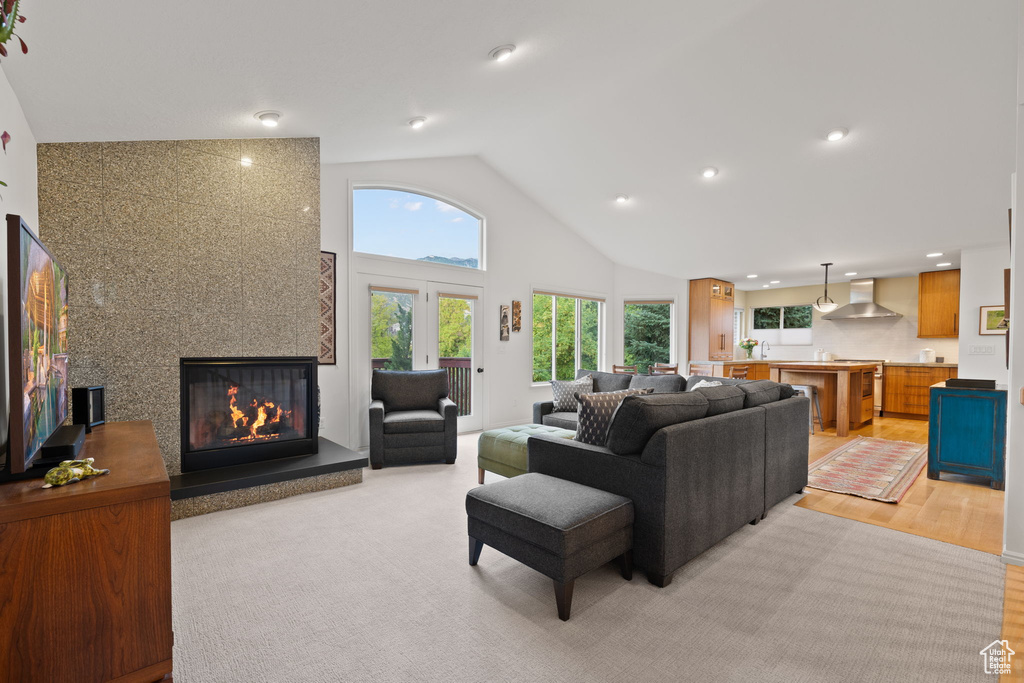 Photo 9 for MLS #2111832 at 944 Ben Lomond Ave