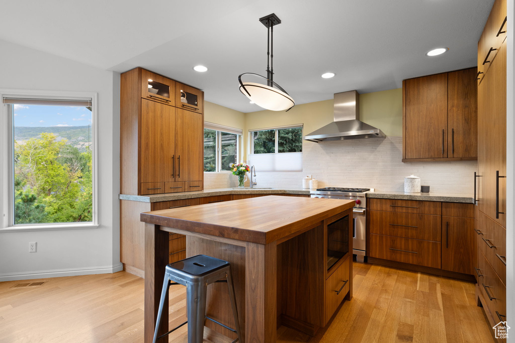 Photo 18 for MLS #2111832 at 944 Ben Lomond Ave