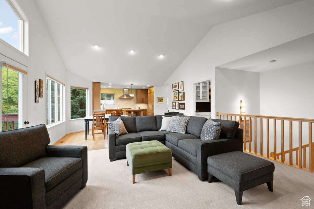 Photo 14 for MLS #2111832 at 944 Ben Lomond Ave