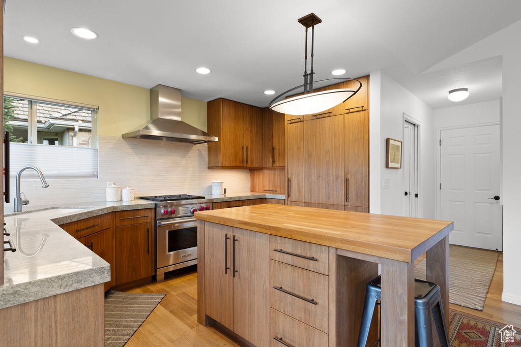 Photo 19 for MLS #2111832 at 944 Ben Lomond Ave