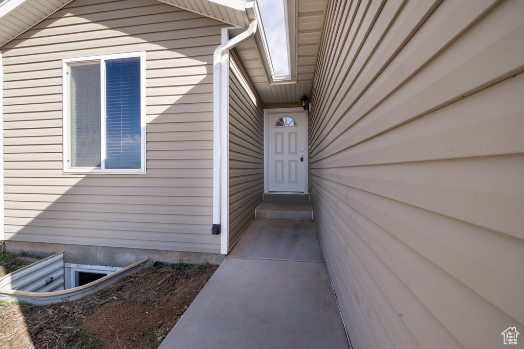 Photo 3 for MLS #2111846 at 2133 E 1000 North