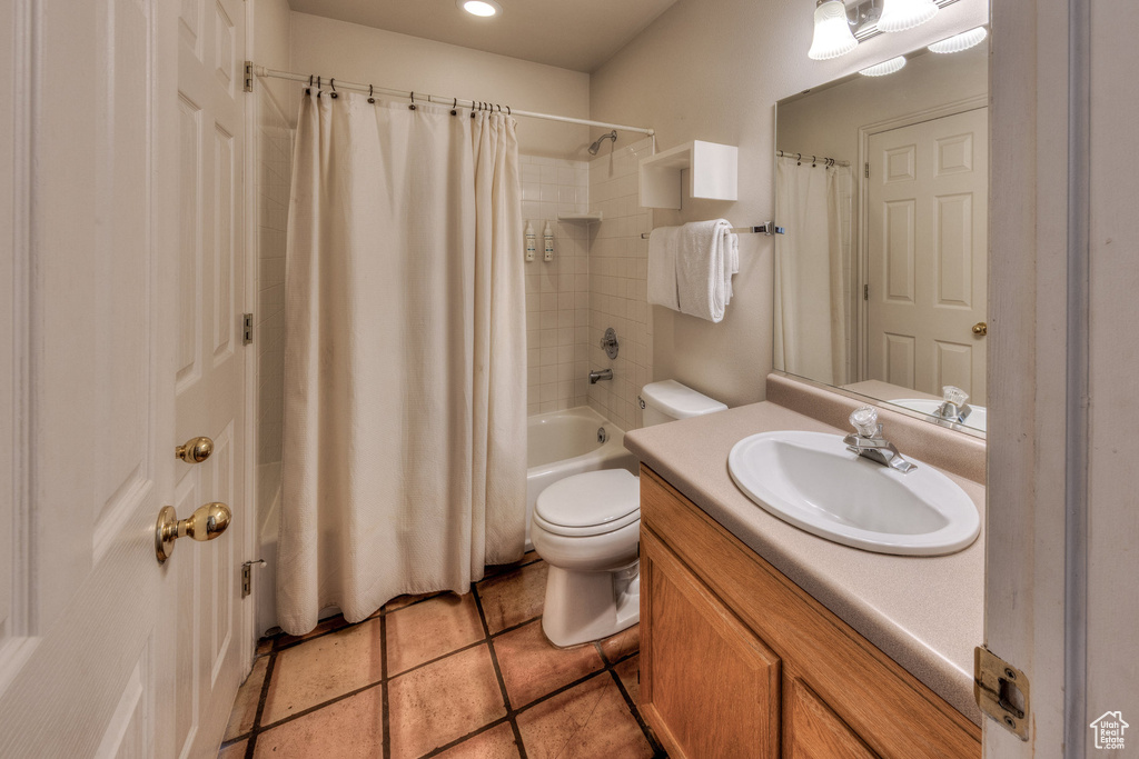 Photo 6 for MLS #2111849 at 3329 E Fairway Loop