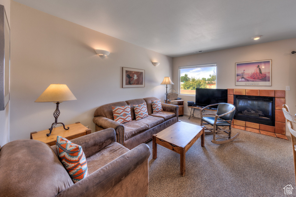 Photo 2 for MLS #2111849 at 3329 E Fairway Loop