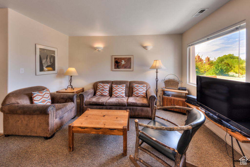 Photo 13 for MLS #2111849 at 3329 E Fairway Loop