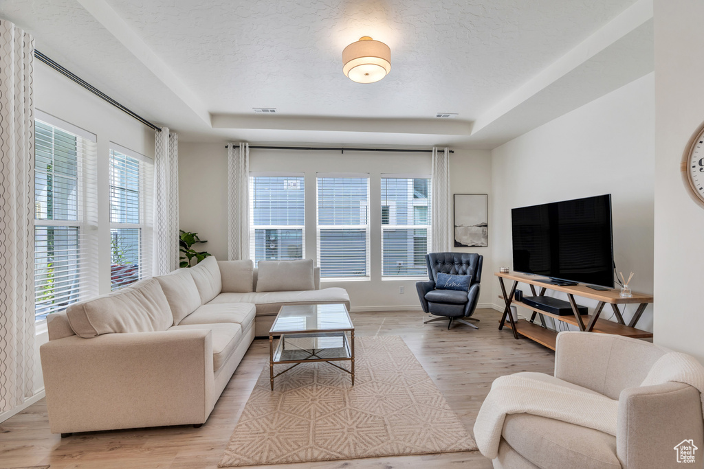 Photo 5 for MLS #2111851 at 6101 W Lake Ave