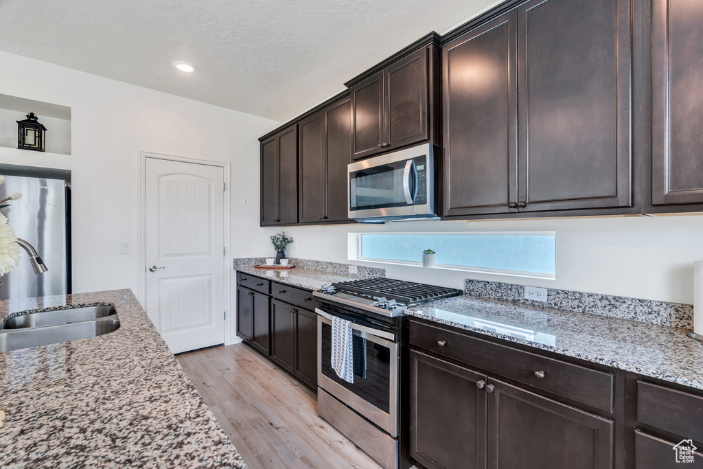 Photo 10 for MLS #2111851 at 6101 W Lake Ave