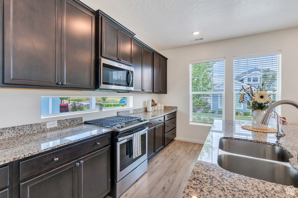Photo 9 for MLS #2111851 at 6101 W Lake Ave