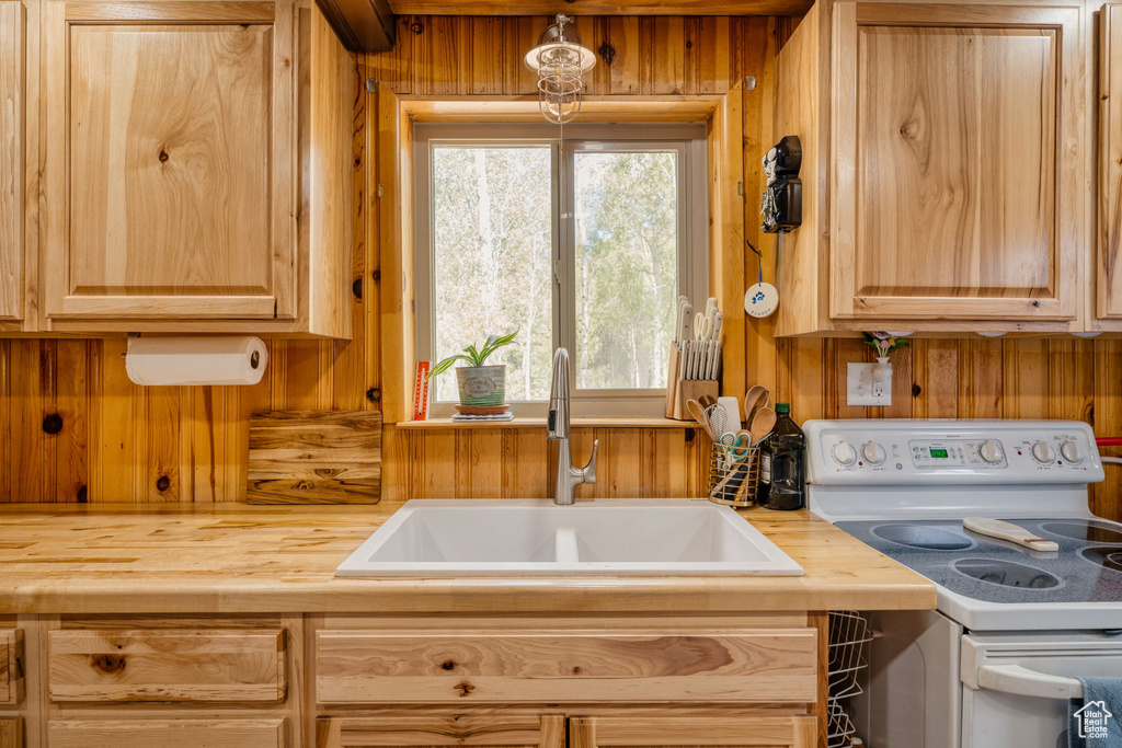 Photo 14 for MLS #2111858 at 714 Spotted Fawn Way